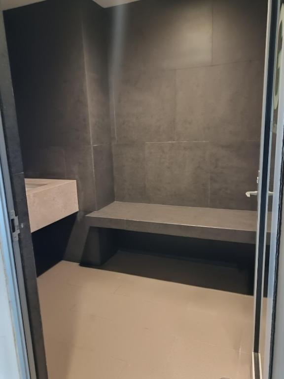 Luxury apart with amazing pool, gym, sauna, wifi - 3