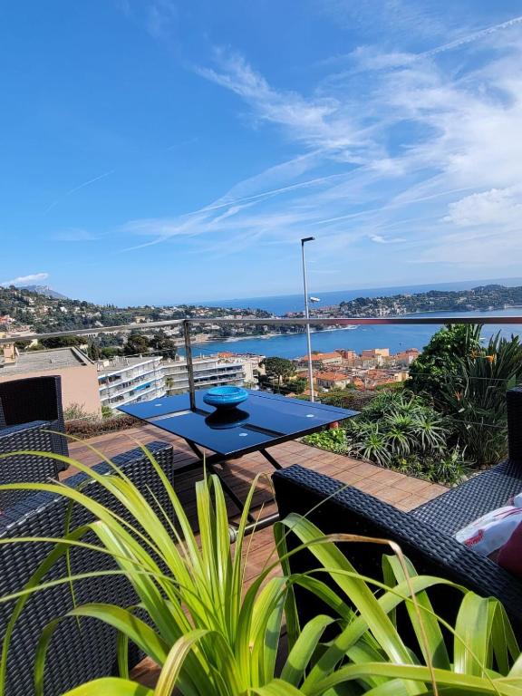 Bas de villa plus piscine Vue époustouflante - 2