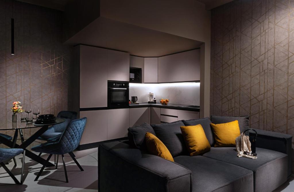 CM Luxury Apartment - 2