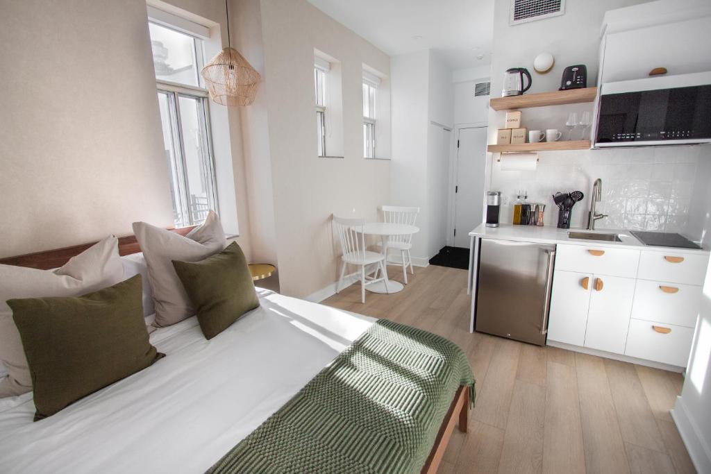 Studio #16 - Self Check-In - Plateau - St-Denis, Montreal