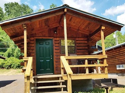 Bear Track on Tellico River, Tellico Plains