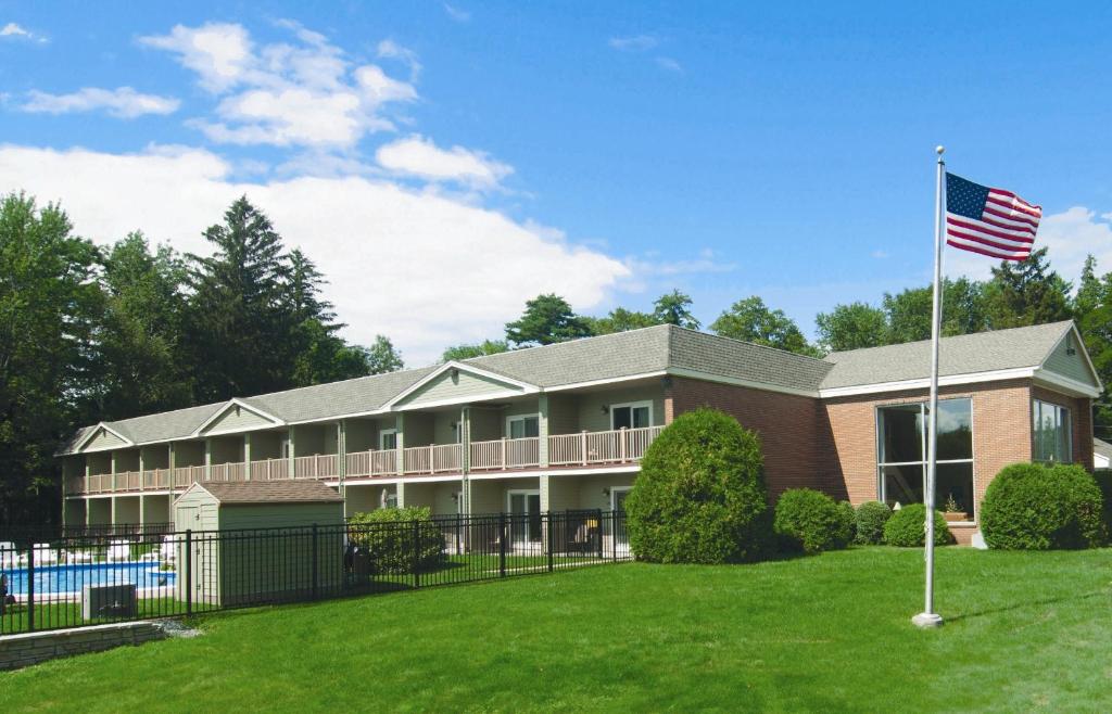 Stillwater River Sanctuary in Orono (ME) reviews, prices of Hotels