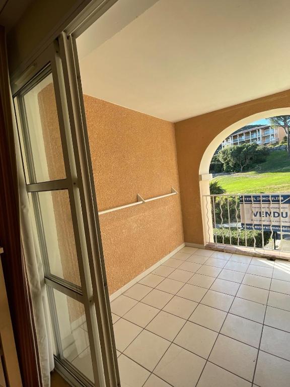 Appartement saint Raphaël - cap esterel- 5 couchages- parking couvert - 5