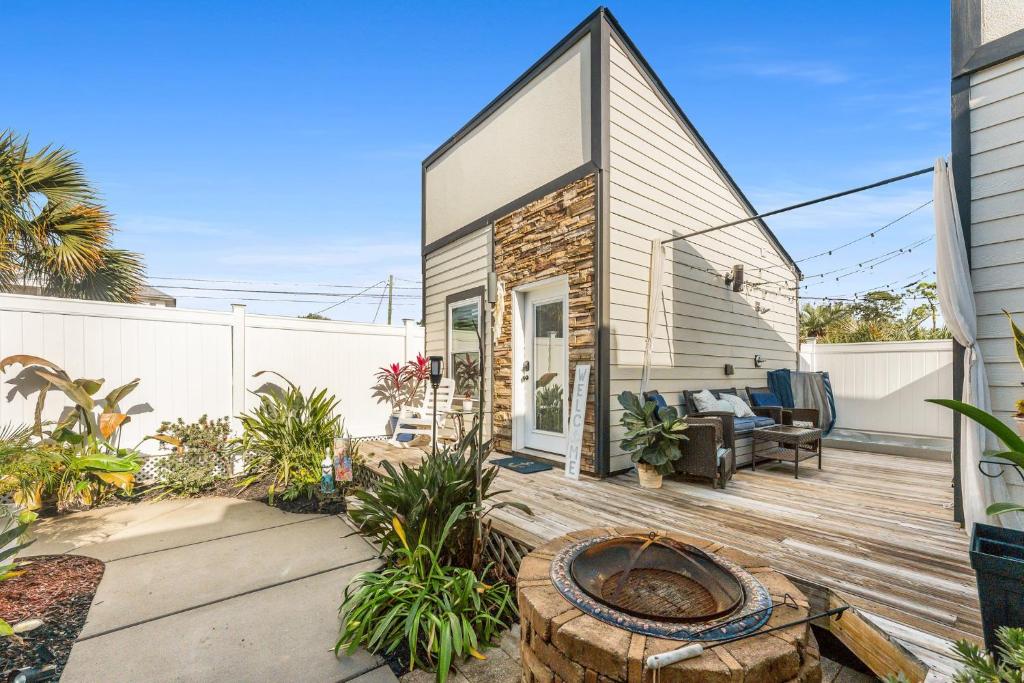 Tiny Treasure by Nautical Properties Vacation Rentals, Panama City Beach