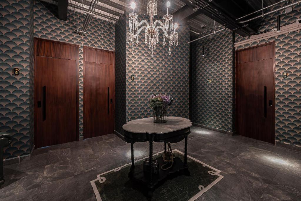 The Striped Loft Modern Elegance in a centric location - 5