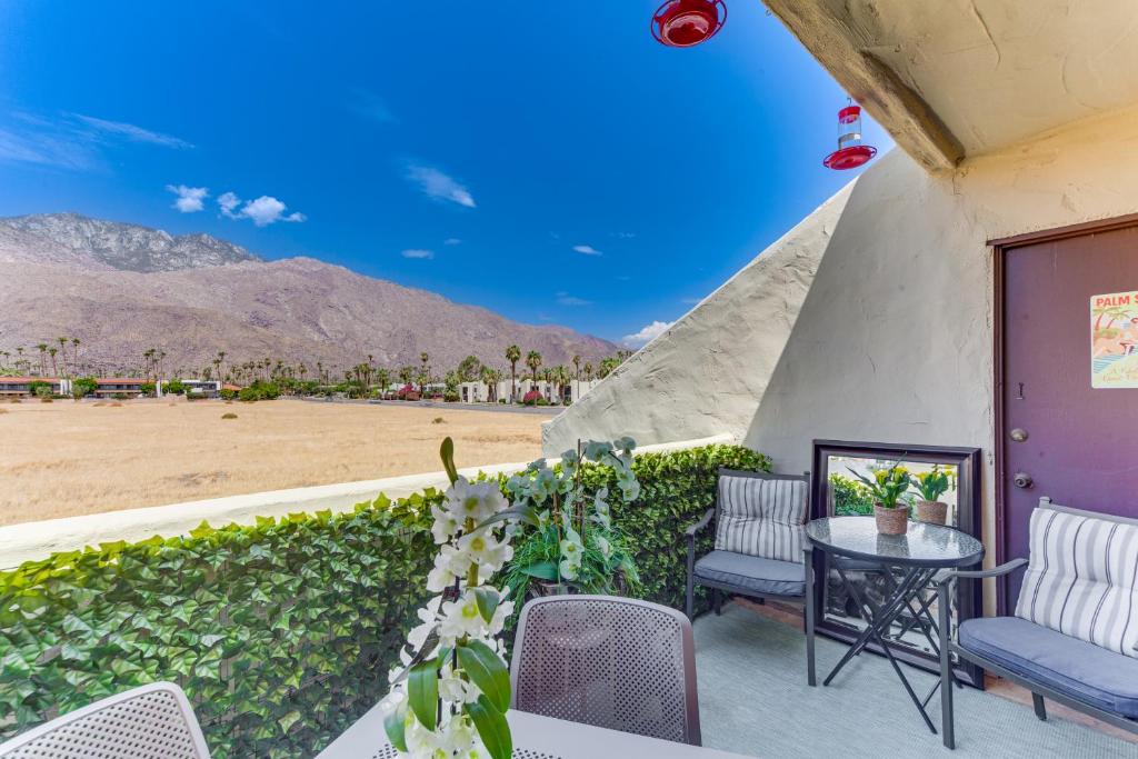 Mtn-View Condo with Pool Access in Palm Springs!, Palm Springs