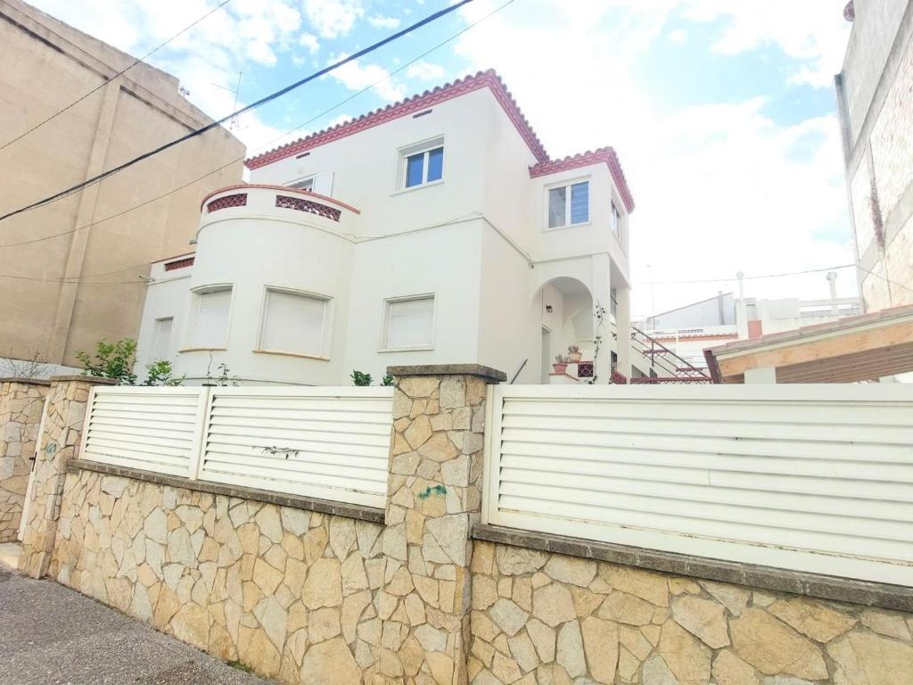 Apartamento cómodo en Llançà, cerca de playas y tiendas, Wifi incluido - ES-170-94 - 1
