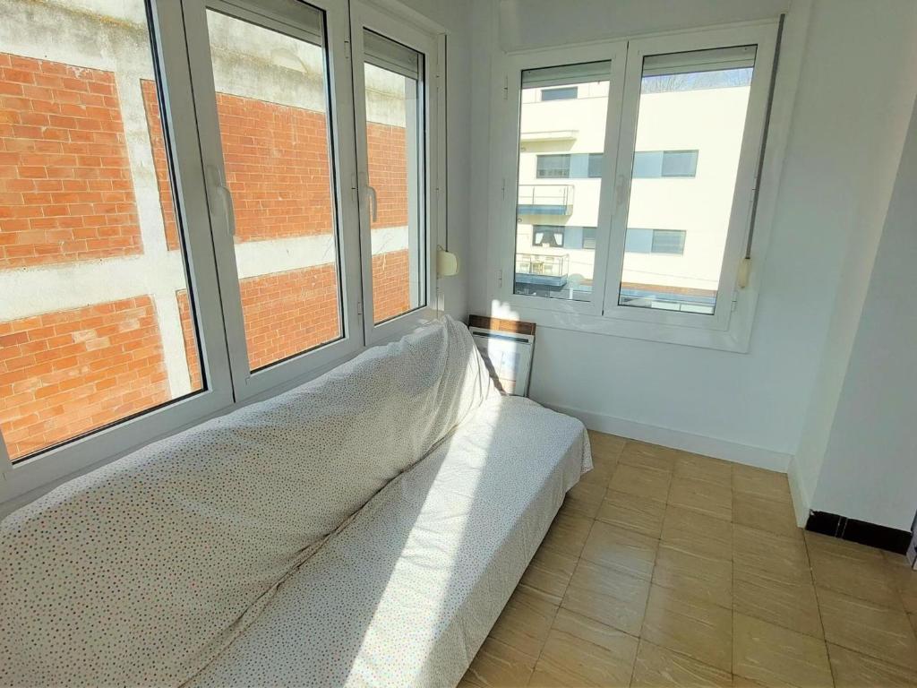 Apartamento cómodo en Llançà, cerca de playas y tiendas, Wifi incluido - ES-170-94 - 5