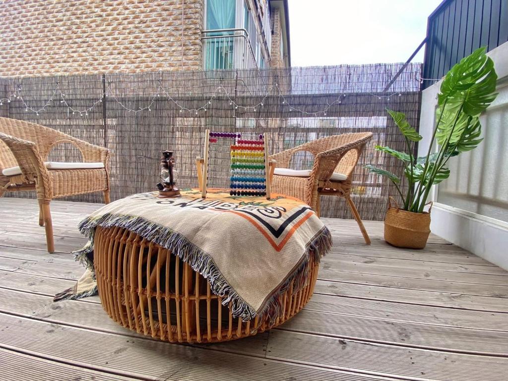 Hwagok Station House near Hongdae