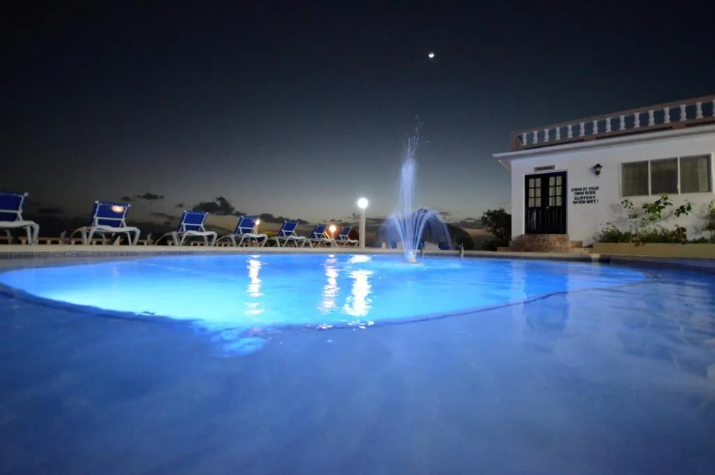 Beyond Sunset Resort & Villas，位于特雷热比奇的酒店