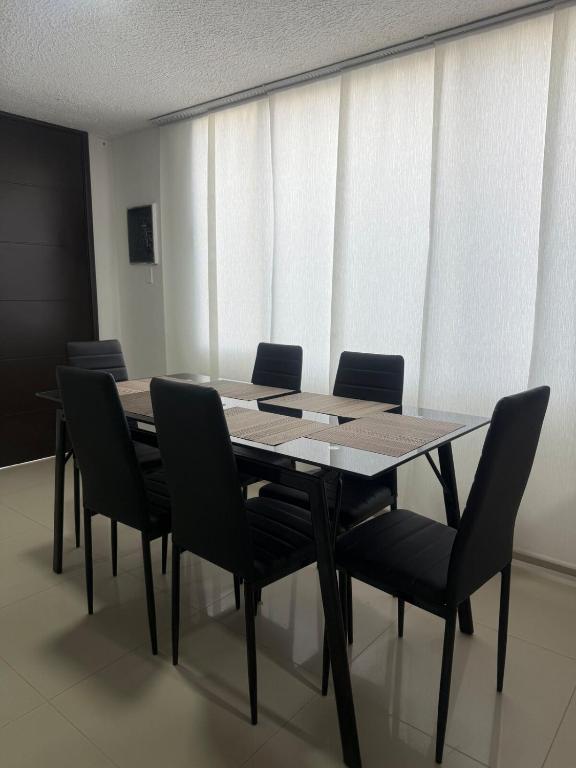 Hermosa habitación a una cuadra del Ventura Plaza 3 - 5