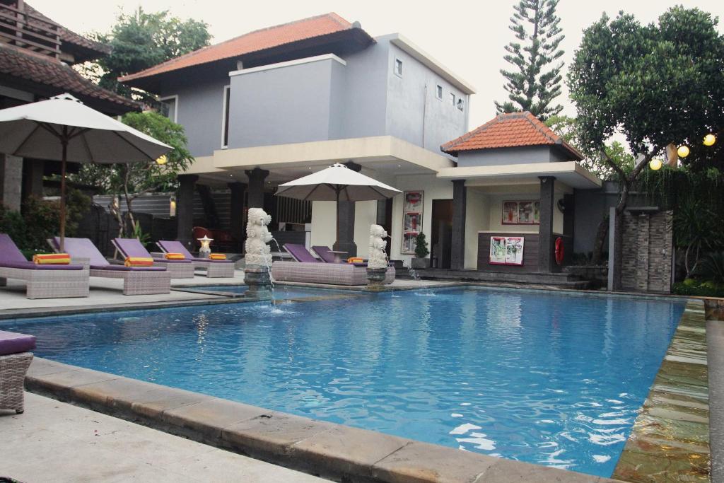 スイミングプール