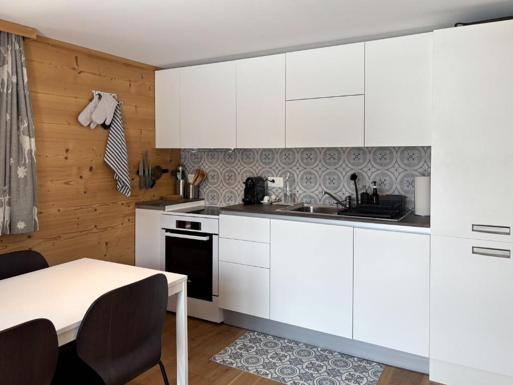 Flat with magnificent views of the Matterhorn - 3