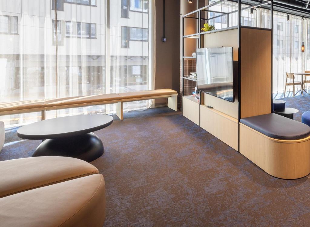 Shared lounge/TV area