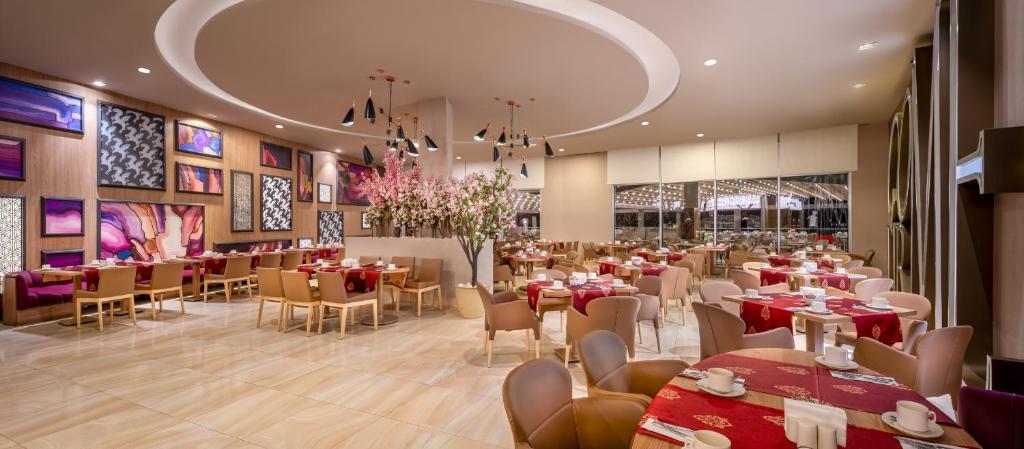 Delphin BE Grand Resort — Lara