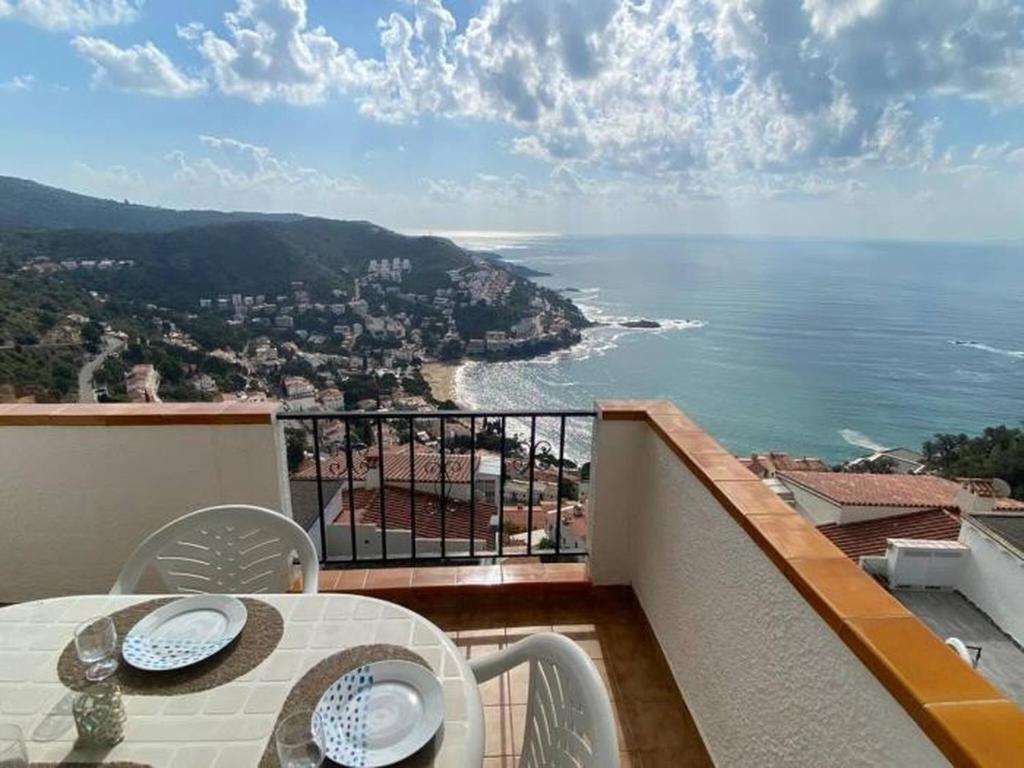 Garbinell 2 2, Roses