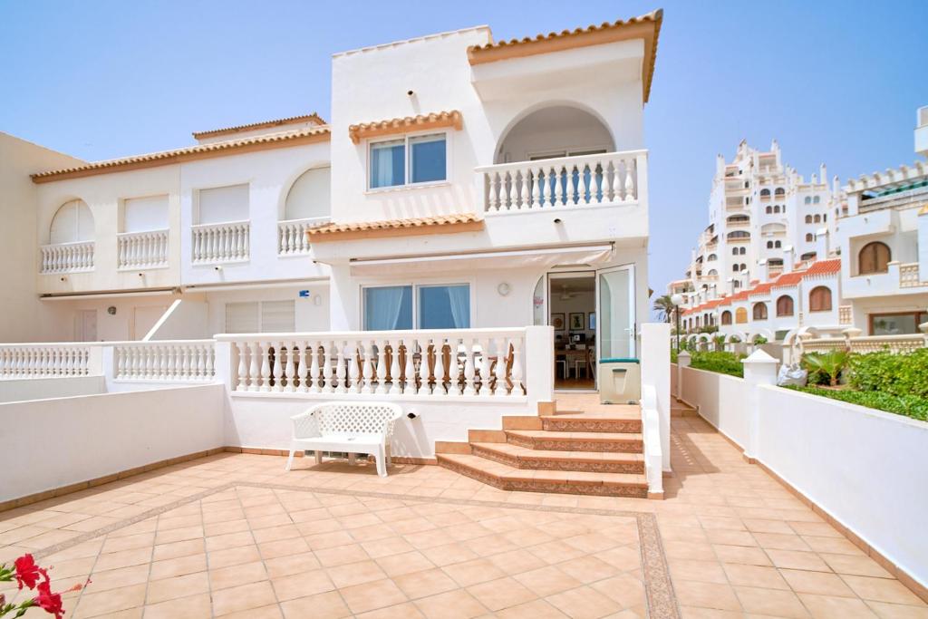 Amplio duplex en primera linea del Mediterráneo - 2