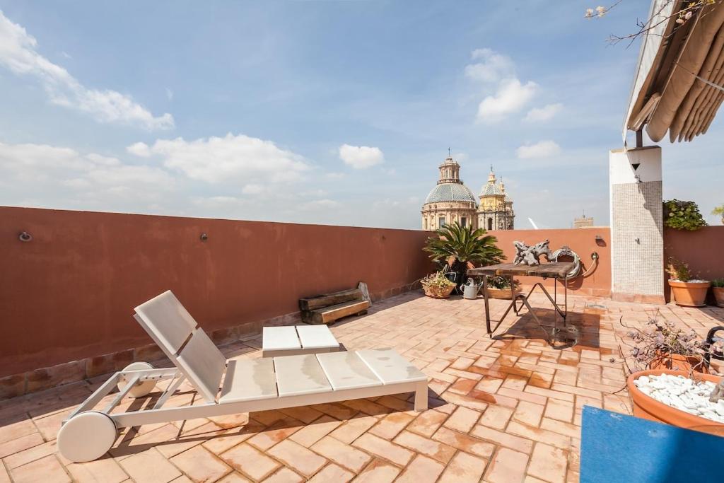 PENTHOUSE IN RESTORED c19TH HOME - 5