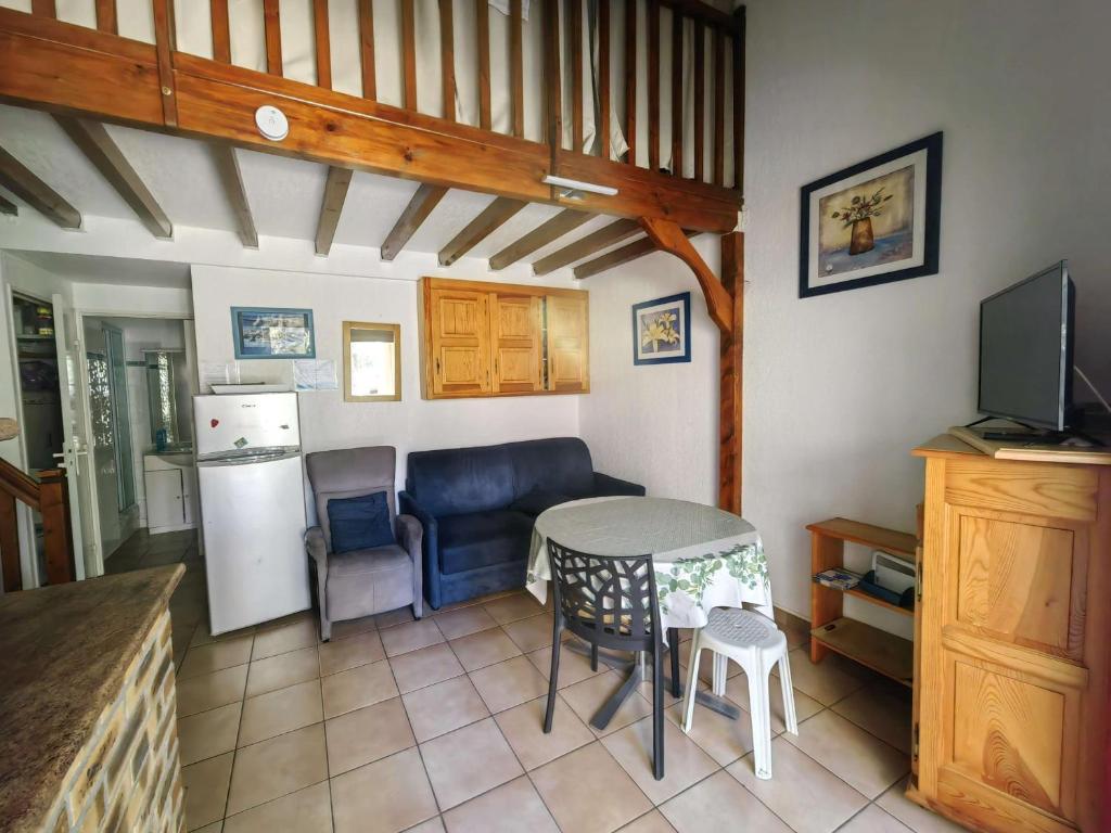 Villa Mitoyenne Climatisée, Piscine, Parking, 450m de la Plage - FR-1-607-17 - 1
