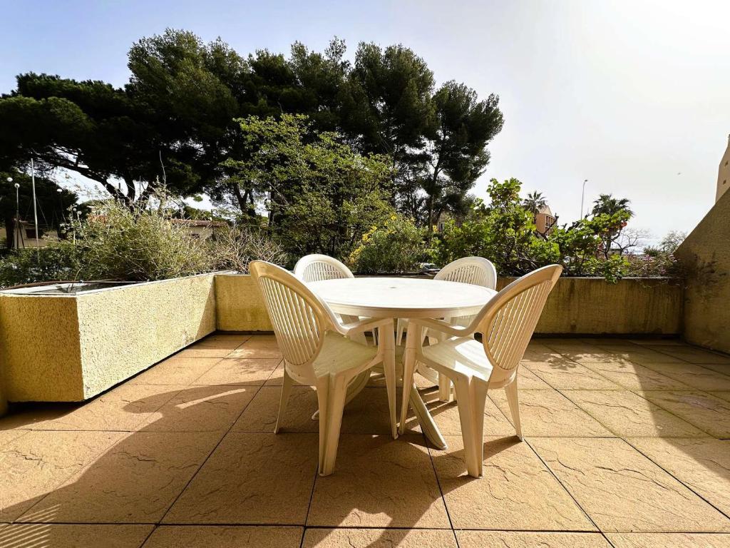 HYEDES Appartement climatisé pour 4 personnes sur le port de Hyères - 1