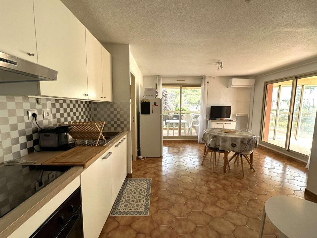 HYEDES Appartement climatisé pour 4 personnes sur le port de Hyères - 5