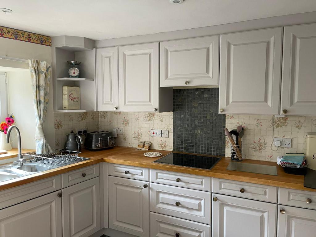 Dunkeld Cottage - close to the Lake District! photo 5
