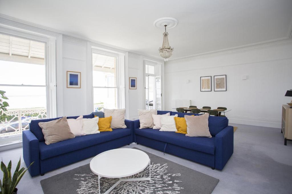 Waves, West Worthing