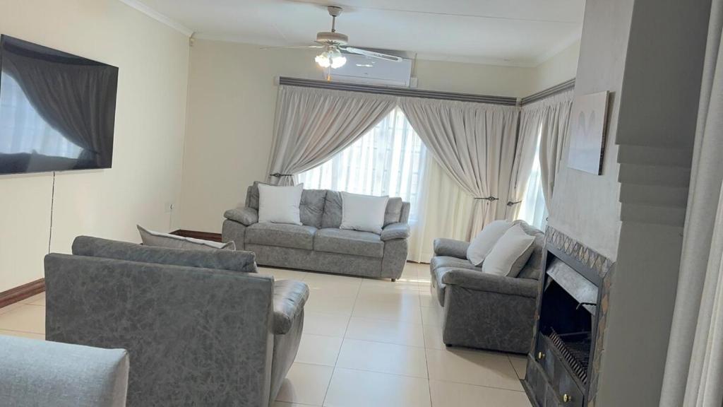 Home 11 Strydom, Nelspruit