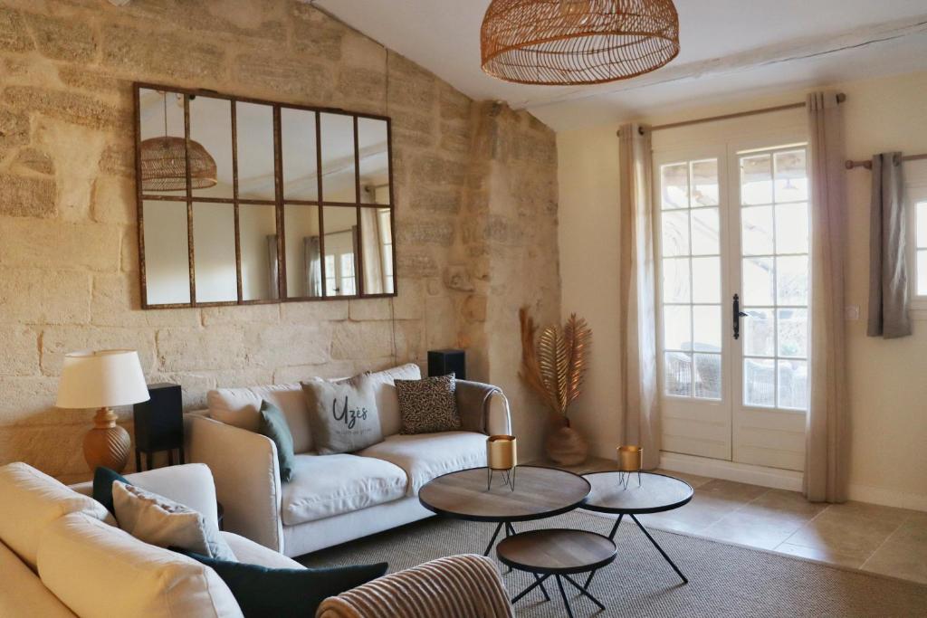 La Grande Bourgade-Authentique Maison en Pierre avec Terrasse Climatisation au Cœur d'Uzès - 2