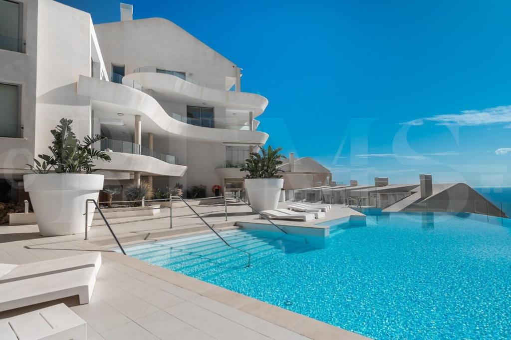 Sea view haven with terrace and parking REMS - 2