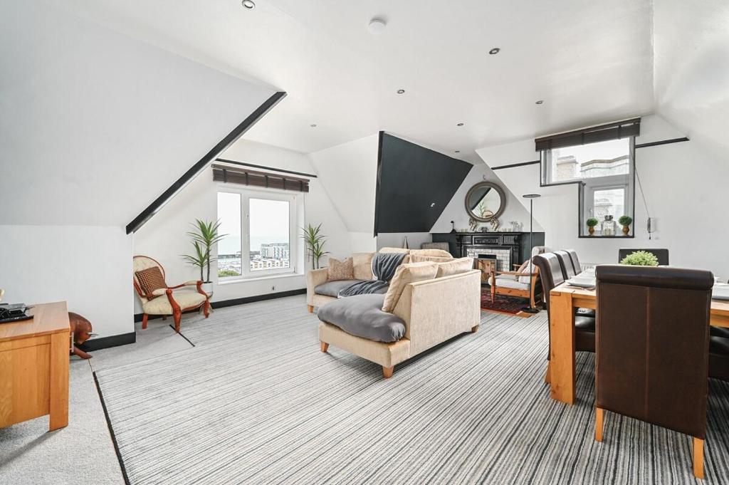 Host & Stay - The Cliff Greenhouse, Brighton and Hove