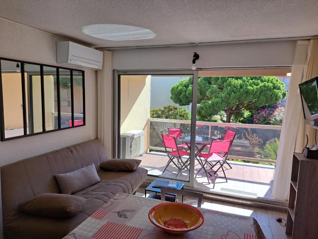 Hélios 32, T2 climatisé, parking, 500m plage, Cap d'Agde