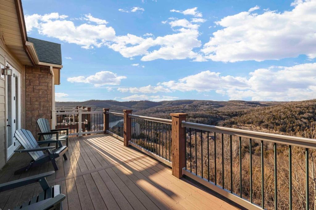 Panoramic Penthouse at SDC, Branson