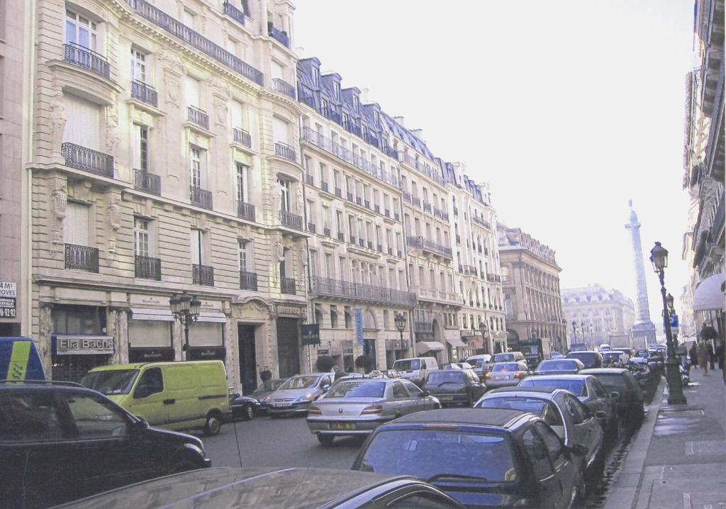 PLACE VENDOME 1 BR AND 1 BA - up to 4 people - WITH AIR CONDITIONNING - 4