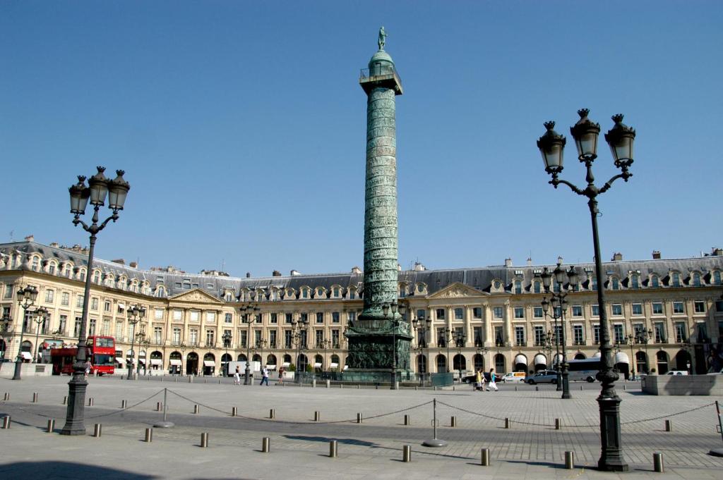 PLACE VENDOME 1 BR AND 1 BA - up to 4 people - WITH AIR CONDITIONNING - 2