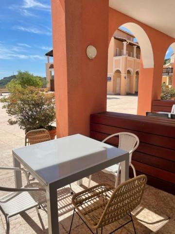 CAP ESTEREL, T2 VUE MER 4 couchages adapté PMR - 4