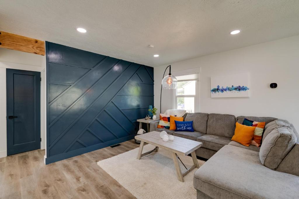 Cozy and Modern SLC Home Yard, 6 Mi to Dtwn!, Salt Lake City