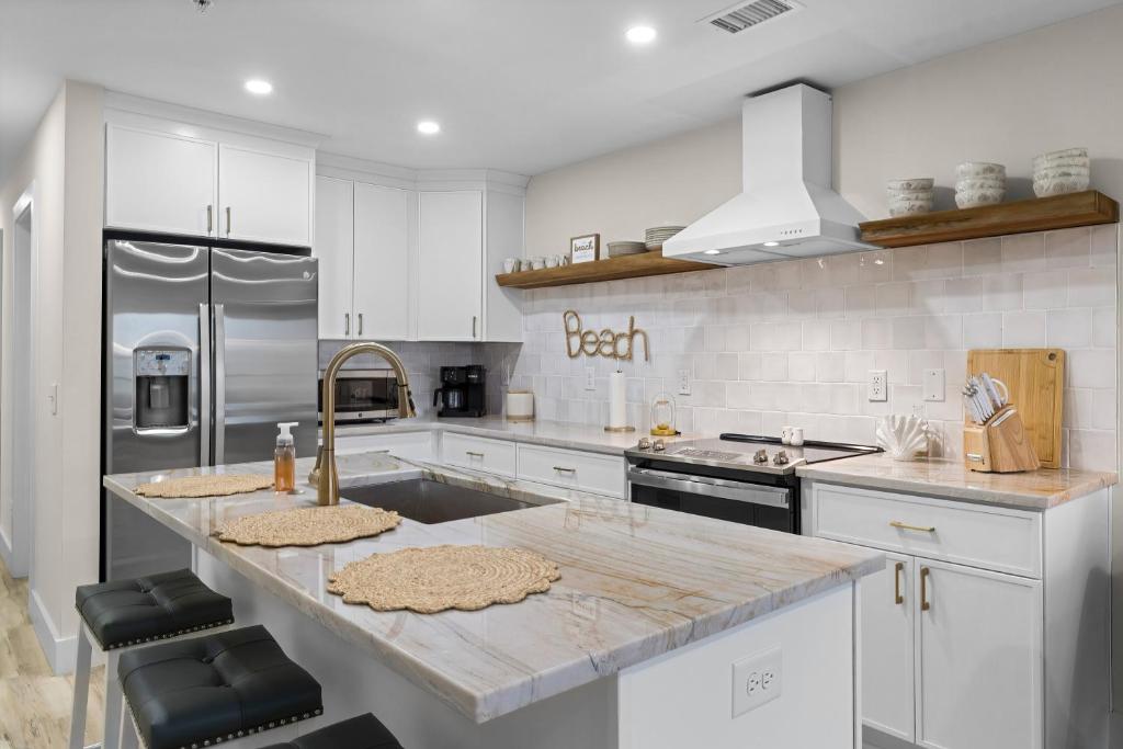 Tiki Time at North Pier Carolina Getaway, Carolina Beach