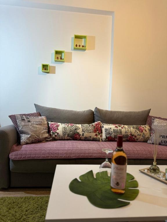 Orange Apartment 2 - 2