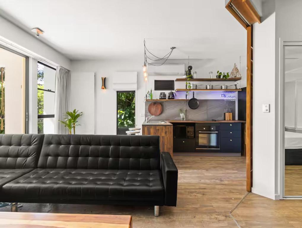 Casuarina Apartment, 200m from the Beach!, Casuarina