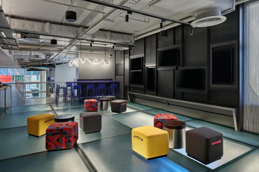 会議室 / ダンスホール