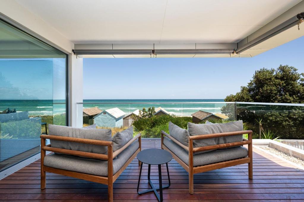 Gracie on the Beach Luxe with Water Views, Edithvale