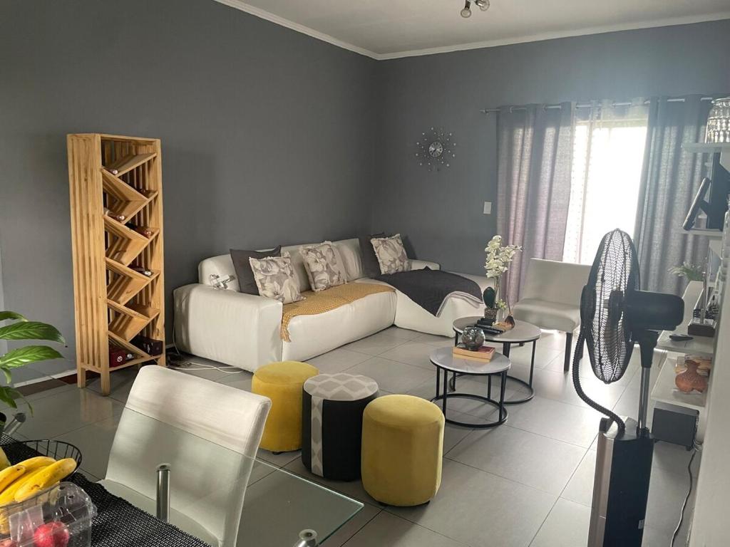 Luxurious 2 bedroom and 2 baths, Roodepoort