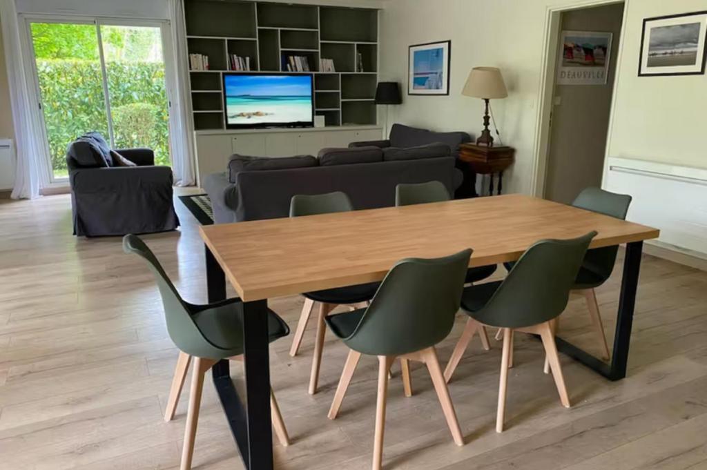 Bel appartement spacieux avec jardin et piscine - 3