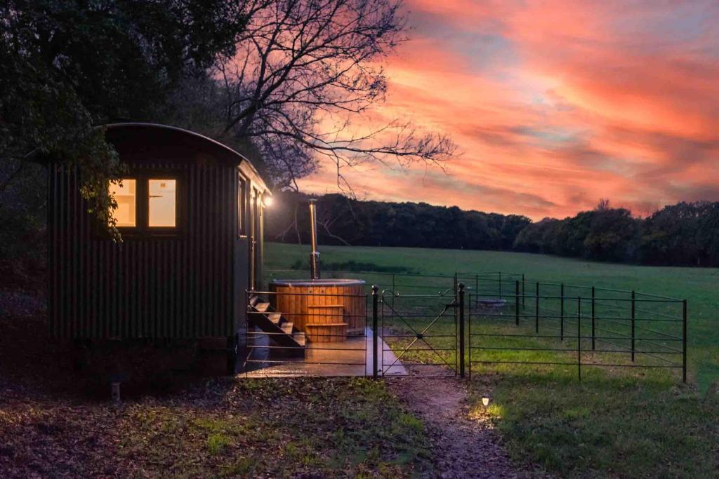 NOT OPERATING, BOOKINGS WILL BE REMOVEd, Chiddingly