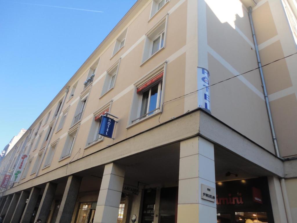 Hotel Les Arcades - 1