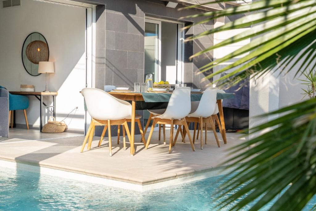 Azure Escape Villa, Gran Alacant by United Renters - 4