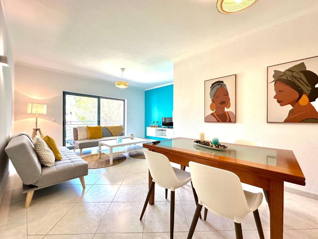 Apt JA - with pool, parking and terrace, Armação de Pêra