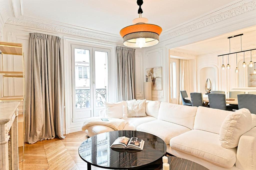 Spacious and Bright Apartment - 2