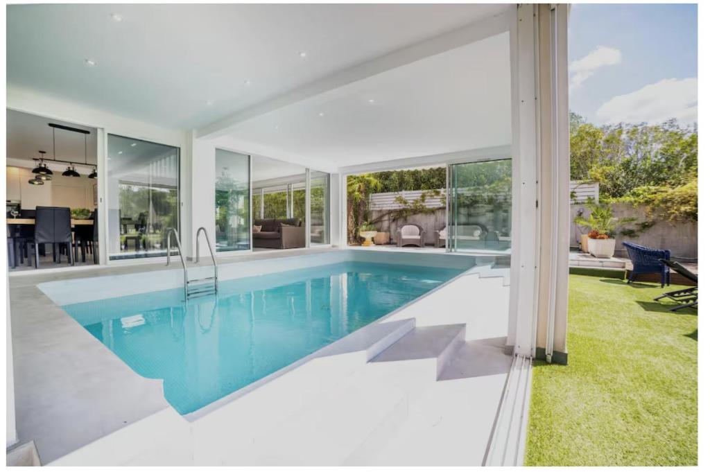 Logement de Prestige avec piscine Vue sur le Golf de la Grande Motte - 1